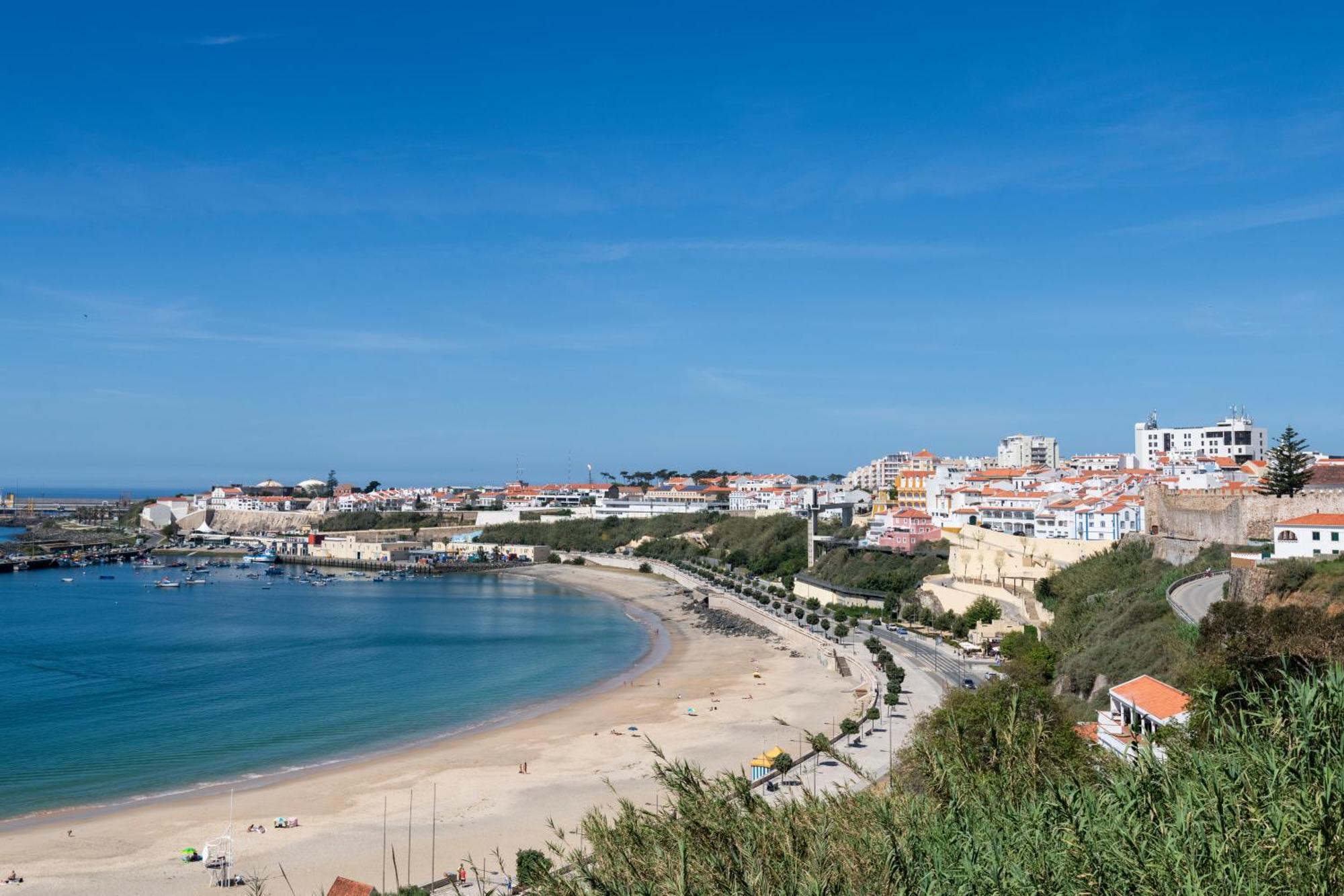 Sines Beach Front Villa ภายนอก รูปภาพ